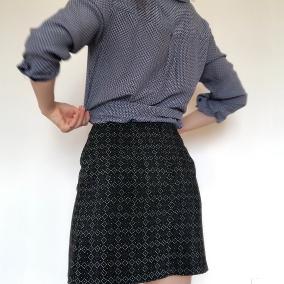 One of a kind mini black skirt 🌸 Made in Canada - Picture 10 of 14